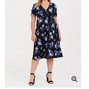 Torrid Size 4 Dress Black and Blue Floral